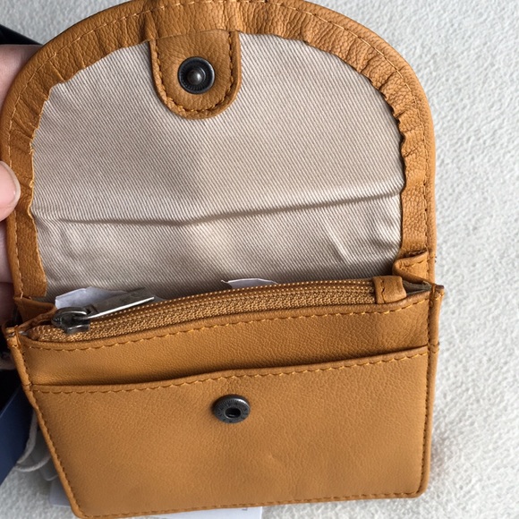 NIB Lucky Brand small tan leather wallet - Picture 6 of 8